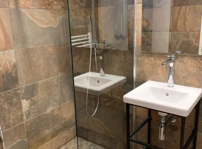 Le Petit Rougemare Hyper Centre *